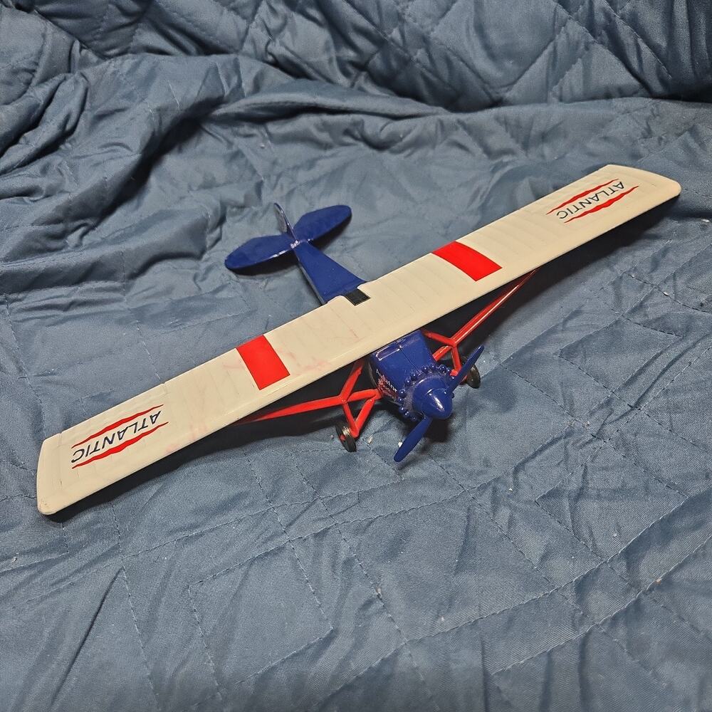 VINTAGE ATLANTIC GASOLINE GAS MOTOR OIL DIE CAST PLANE
